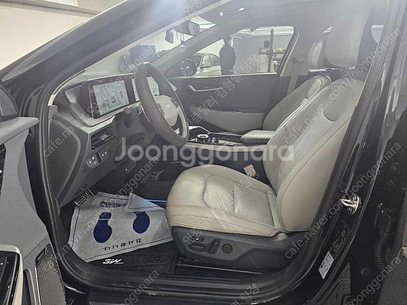 EV6 중고 EV6 중고차 검정색 2024년식 50,570km 롱레인지 AWD 어스 주말 출고가능--5